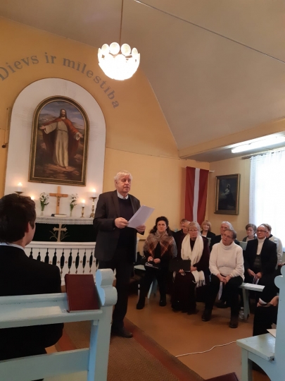 Valda Vikmaņa 105. gadskārtu atzīmē, dziedot dziesmas